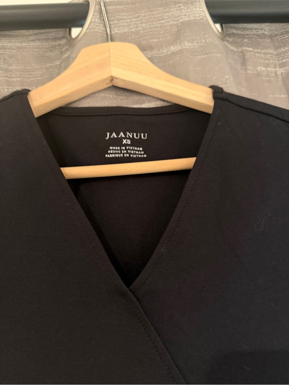Jaanuu Black V‑Neck Short Sleeve Tunic Top - Picture 5 of 7